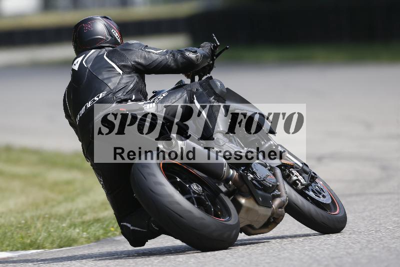 /Archiv-2025/24 08.06.2025 TZ Motorsport ADR/Gruppe gelb/backside